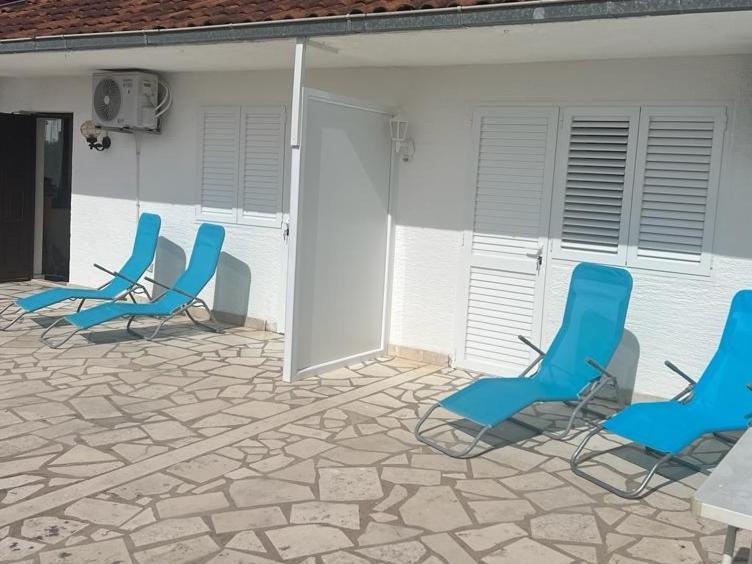 Studio-Appartements Emwey โตรกีร์ ภายนอก รูปภาพ