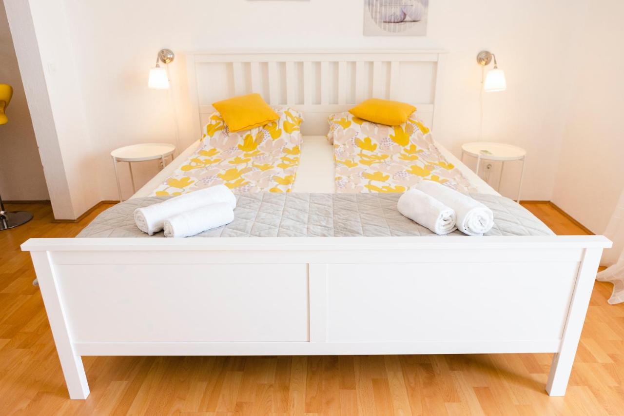 Studio-Appartements Emwey โตรกีร์ ภายนอก รูปภาพ