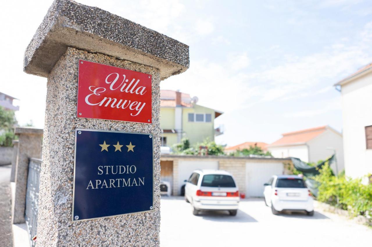 Studio-Appartements Emwey โตรกีร์ ภายนอก รูปภาพ